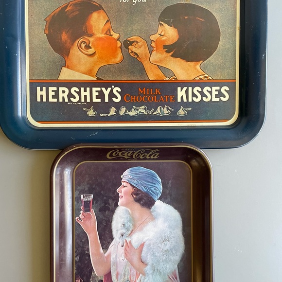 GUC Coca Cola/Hershey Vintage Serving Trays Set of 2 - Picture 1 of 5